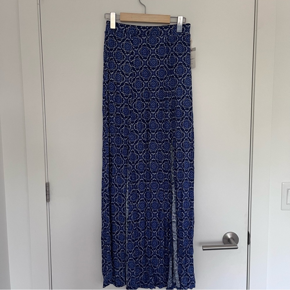 BNWT F21 maxi skirt with double slit